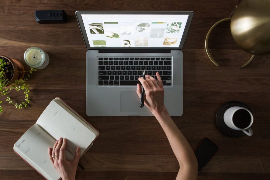 computer desk hand laptop